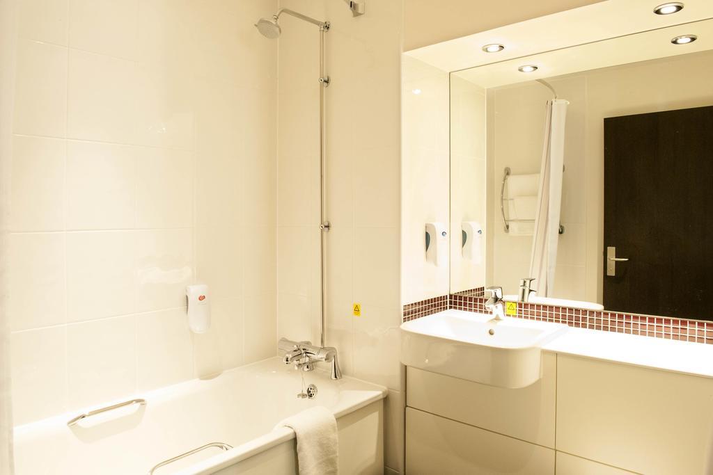Premier Inn London Wimbledon South Pokoj fotografie